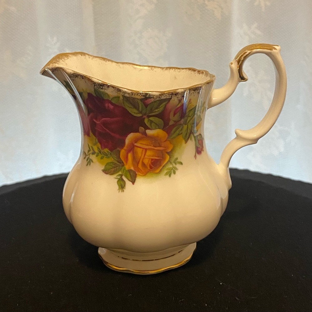 Vintage Royal Albert Old Country Roses Creamer; Early Back Stamp 1961-1972; EUC